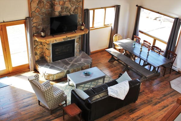 Smart-TV, peis og bøker