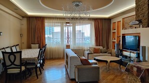 Departamento, 3 habitaciones, con acceso para personas discapacitadas, para fumadores | Restaurantes