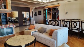 Interior - Luxury Apartment In The City Heart On North Avenue (Yerevan)