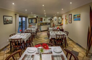 Room, 1 Bedroom, Smoking | Dining
