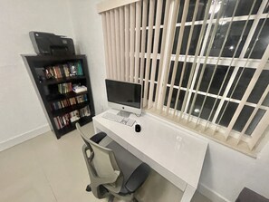 Interior - Miami Health District • 2 Gbps Internet • 75” & 55” TVs • Stainless Steel (Miami)