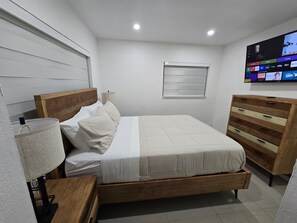 1 bedroom, in-room safe, desk, iron/ironing board