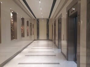 Interior - Brandnew 1 Bedroom Apartment at Newport, Pasay Across Naia Terminal 3 With Pool (Pasay)