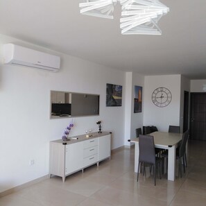 Appartement, 2 chambres, balcon, vue ville | Restauration