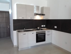 Apartment, 2 Bedrooms, Balcony, City View | Dining