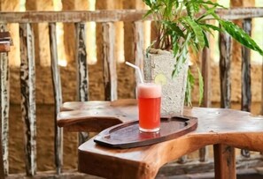 Rum - 1 sovrum - balkong - utsikt mot poolen | Exteriör