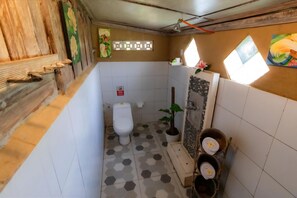 Rom, 2 soverom, balkong, fjellutsikt | Bad | Sjampo