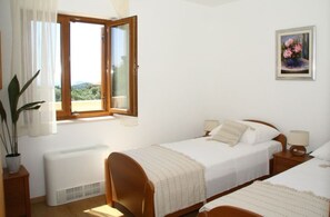 1 bedroom, iron/ironing board, WiFi