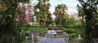 Domaine de Ménerque small castle