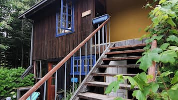Rumah, 2 kamar tidur, balkon, pemandangan kebun | Detail eksterior