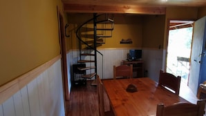 Cabin, 2 Bedrooms, Balcony, Garden View | Dining - Cabaña Pudomo en Coñaripe - Cercana al Lago (Panguipulli)