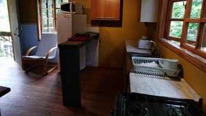 Cabin, 2 Bedrooms, Balcony, Garden View | Interior - Cabaña Pudomo en Coñaripe - Cercana al Lago (Panguipulli)