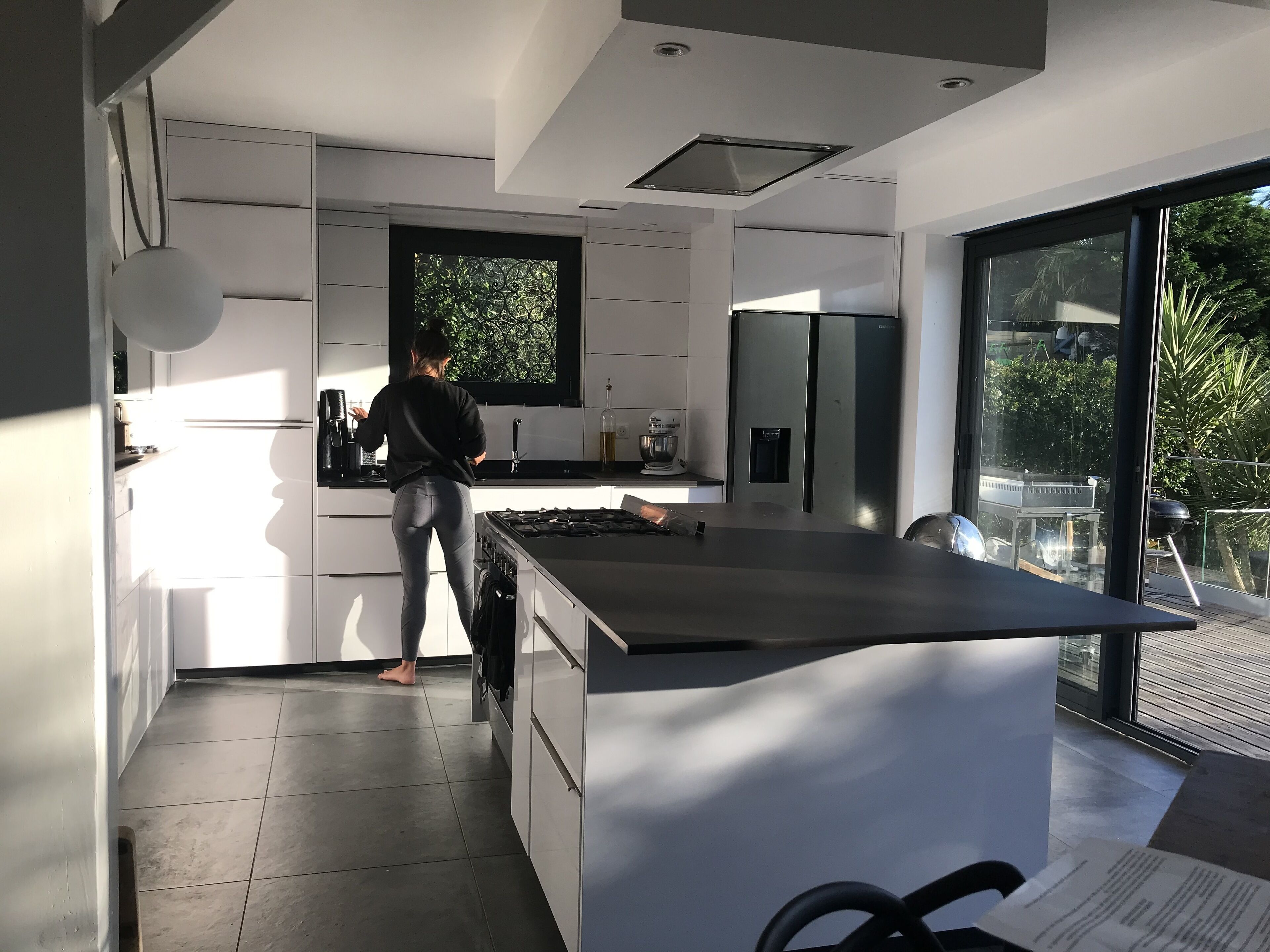 House swimming pool jacuzzi 10 people 10 minutes from the beaches