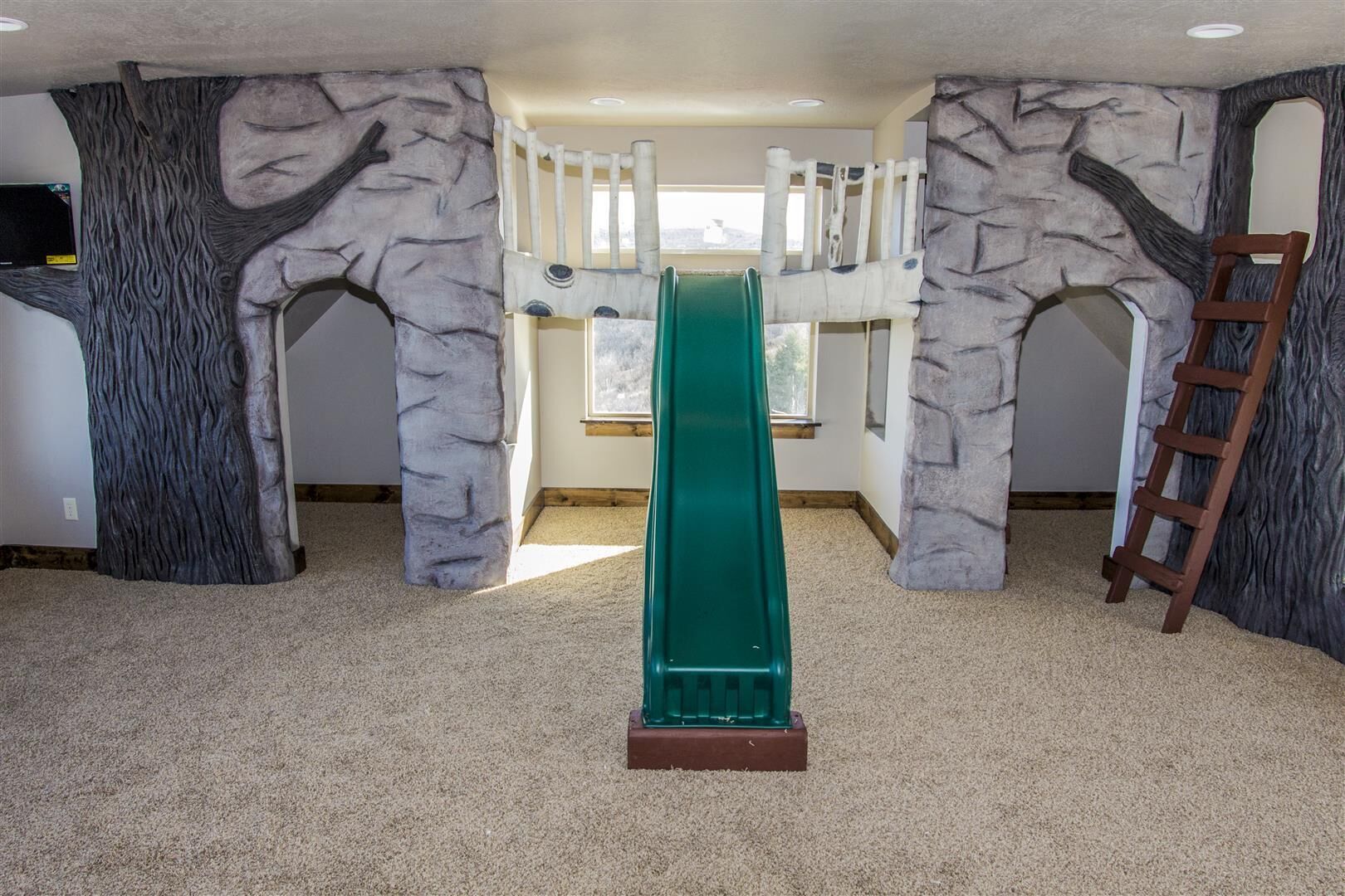 Giant (32+ people) Cabin! Perfect for families, boating, & snowmobiling!