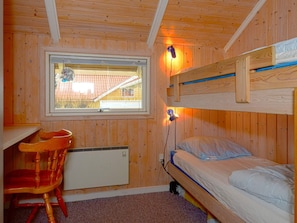 House | 4 bedrooms - 8 Person Holiday Home in Hemmet (Hemmet)