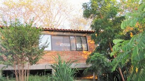 Exterior - . Double Bed, Queen Size, Small Kitchen, Terrace, Wi-fi- air Condition. Quiet (San Pedro Pochutla)