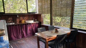 Dining - . Double Bed, Queen Size, Small Kitchen, Terrace, Wi-fi- air Condition. Quiet (San Pedro Pochutla)