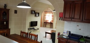 Electric kettle, cookware/dishes/utensils