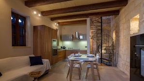 Dining - Suantrai - Cosy House Of Character (Zebbug)