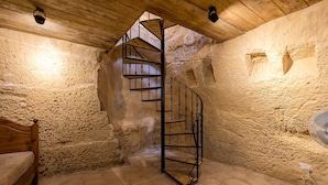 Interior - Suantrai - Cosy House Of Character (Zebbug)