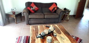 House, 5 Bedrooms, Smoking, Private Pool | Living area