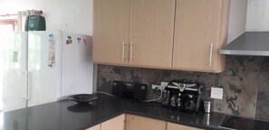 Ferienhaus, 5 Schlafzimmer, Raucher, eigener Pool | Eigene Küche | Kühlschrank, Mikrowelle, Wasserkocher, Kochgeschirr/Geschirr/Besteck