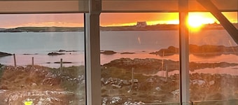 Doleen Quay House is a luxurious beach holiday home