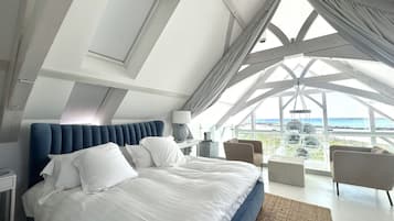 5 bedrooms, iron/ironing board, free WiFi, bed sheets