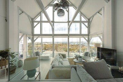 Doleen Quay House is a luxurious beach holiday home