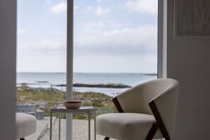 Interior - Doleen Quay House is a luxurious beach holiday home (Ballyconneely)