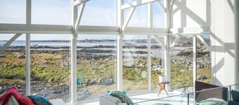 Doleen Quay House is a luxurious beach holiday home