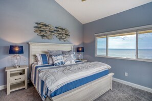 2 bedrooms, iron/ironing board, internet, bed sheets