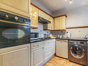 Cookware/dishes/utensils, freezer
