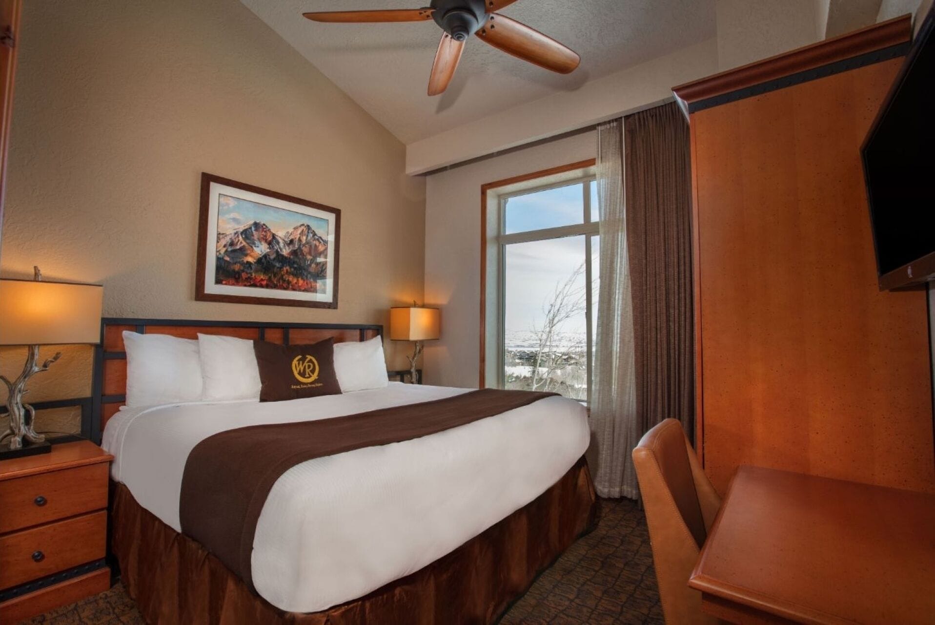 2 عدّة غرف نوم ومكواة/لوح كي وواي فاي وملاءات أسرّة