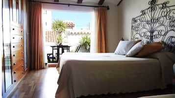 4 slaapkamers, een strijkplank/strijkijzer, wifi, beddengoed