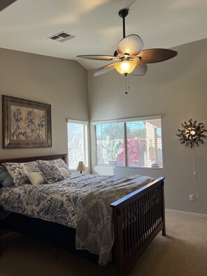 3 bedrooms, desk, iron/ironing board, free WiFi