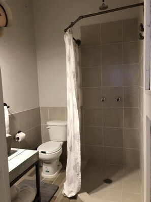 Urbano 2 | Bathroom