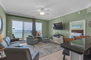 Condo, Multiple Beds, Pool Access | Living area