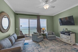 Condo, Multiple Beds, Pool Access | Living area