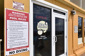 Outdoor pool - Treasure Island 0209 (Panama City Beach)