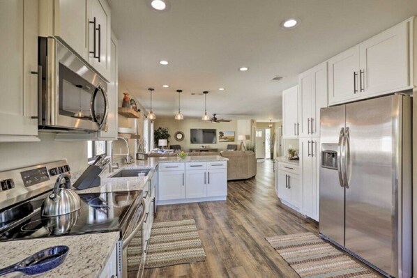 House, Multiple Beds, Patio, Golf View | Private kitchen | Fridge, microwave, stovetop, coffee/tea maker