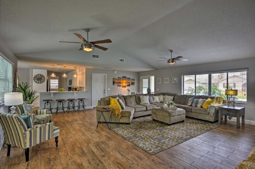 House, Multiple Beds, Private Pool, Pool View | Living room | TV