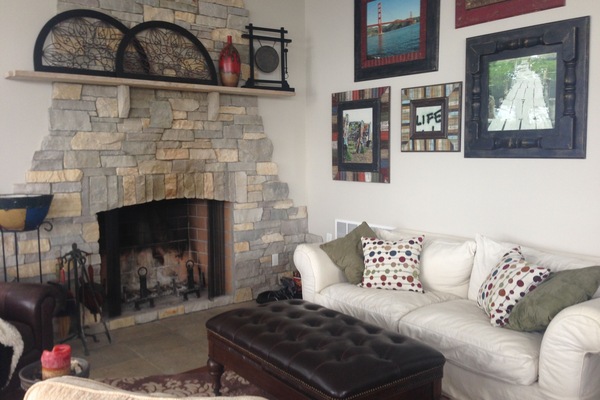 Cozy comfort around the fireplace.