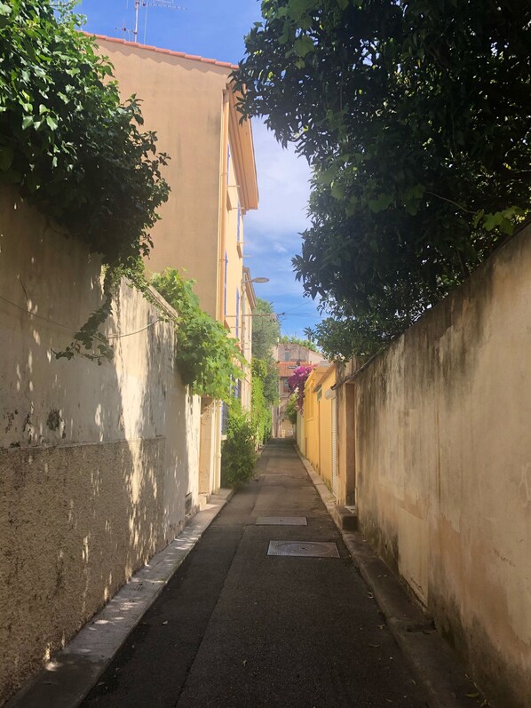 Property grounds - Lovely studio in the heart of Old Antibes (Antibes)