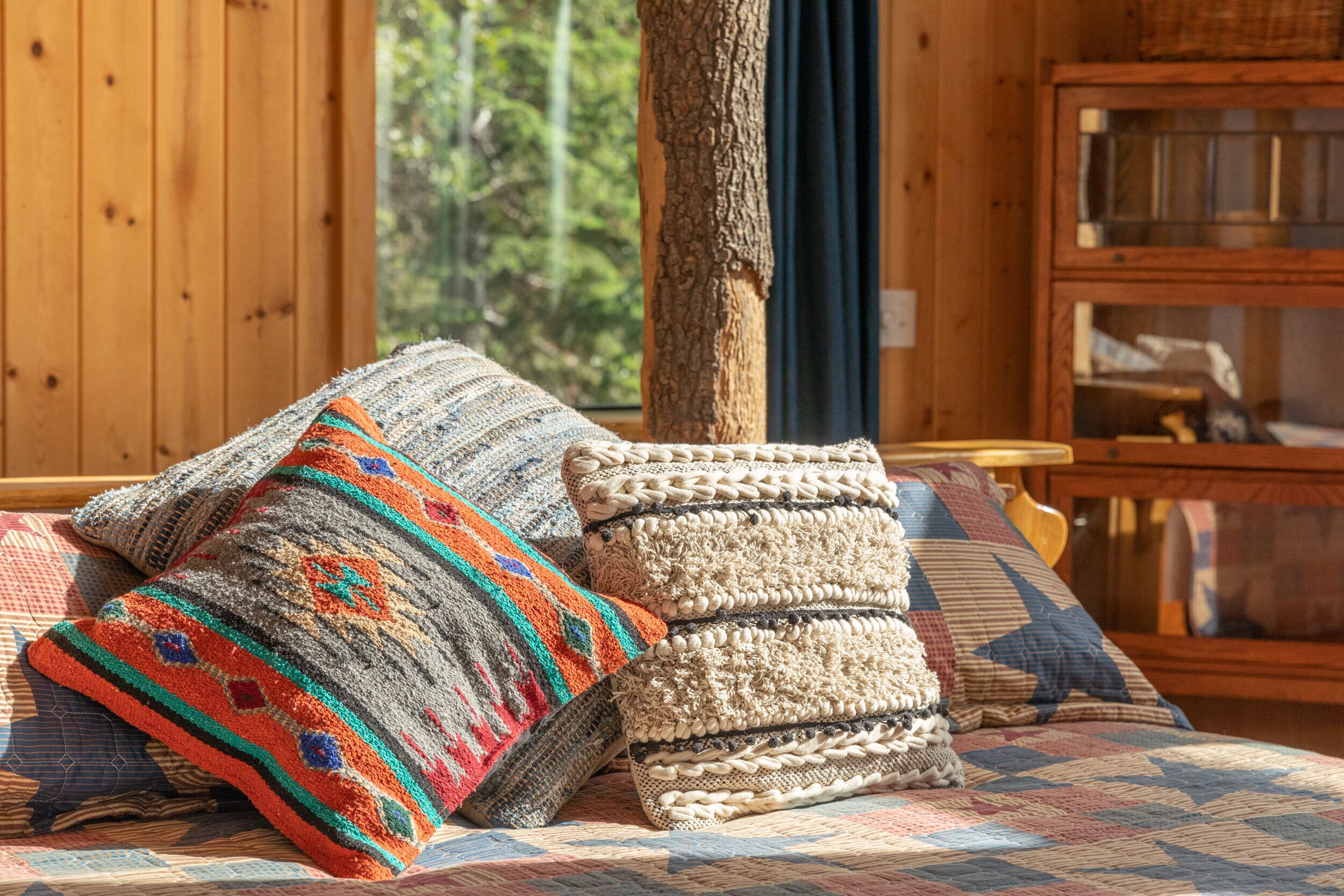 Rustic Modern Perch cabin - Amazing sunset views over Green Valley Lake