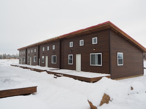 Grub House Coffee & Cabins