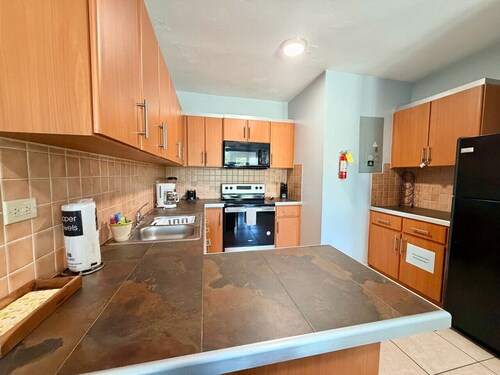 Ocean Terrace 202 a 4 min walk to Sandy Beach