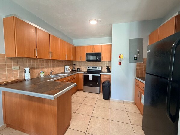 Fridge, microwave, oven, stovetop