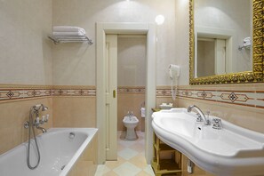 Bathroom - Maisonette 2 bedroom Apartment in the Heart of Prague (Prague)