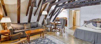 Maisonette 2 bedroom Apartment in the Heart of Prague